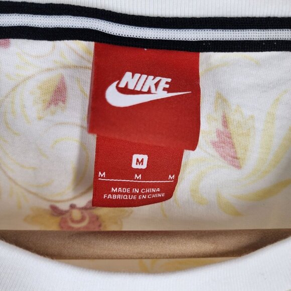 Nike Tee Cropped Tshirt Womens Floral Short Sleeve‎ Size M Crew Neck - Picture 5 of 9